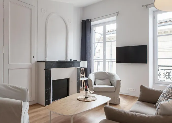 Daire Grand Theatre Bright *